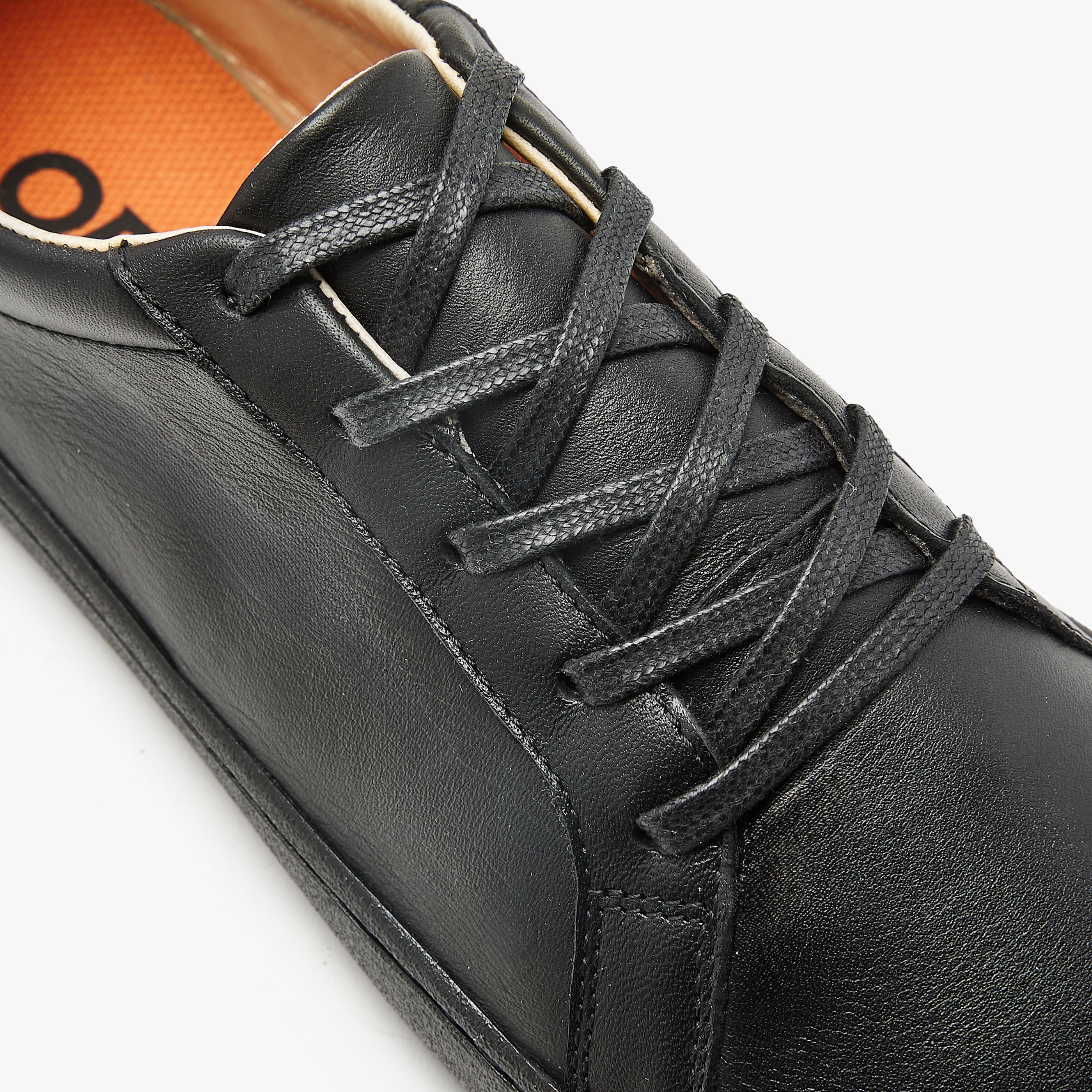 The Women's Everyday Sneaker - Final Sale | Gen 3 in Natural Leather - Image 6