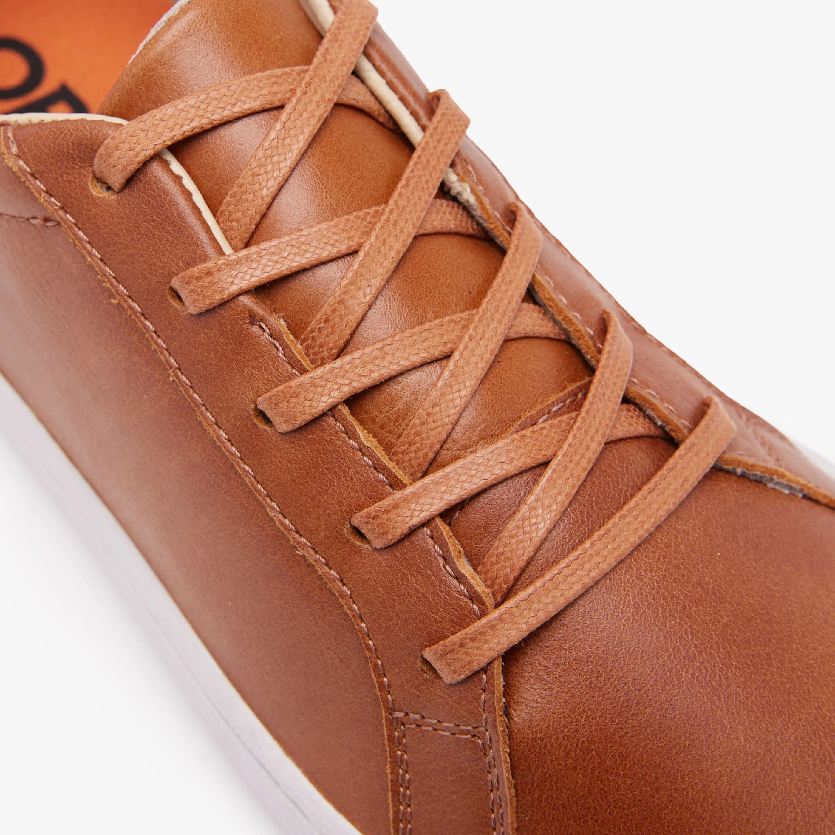 The Women's Everyday Sneaker | Gen 3 in Natural Leather - Image 6